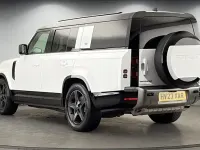 Used Land Rover Defender SE Dynamic 300 HP (220 kW) 2023 Fuji white SUV
