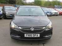 Second-hand Vauxhall Astra 110 CP (80 kW) 2016 Negru Hatchback