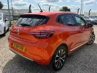 Used Renault Clio Iconic 101 HP (74 kW) 2020 Orange Hatchback