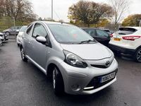 Begagnad Toyota Aygo 2013 Silver Halvkombi