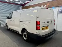 Used Vauxhall Vivaro S 120 HP (88 kW) 2025 White MPV