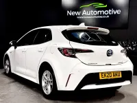 Used Toyota Corolla 122 HP (89 kW) 2020 White Hatchback