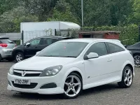 Used Vauxhall Astra Sport 2010 White Hatchback