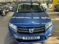 Usado Dacia Sandero Lauréate 90 CV (66 kW) 2013 Azul Utilitario