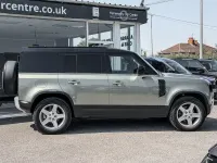 Used Land Rover Defender SE 250 HP (183 kW) 2021 Green SUV
