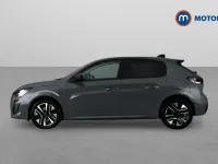 Usado Peugeot 208 Allure 101 CV (74 kW) 2025 Gris Utilitario