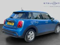 Usado Mini Cooper Classic 134 CV (98 kW) 2021 Azul Utilitario
