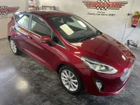 Używany Ford Fiesta Titanium 100 KM (73 kW) 2017 Czerwony Hatchback