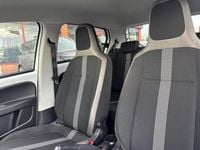 Begagnad VW up! high up! 75 HK (55 kW) 2018 Vit Halvkombi