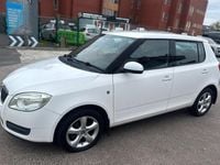 Used Skoda Fabia 80 HP (58 kW) 2010 White Hatchback