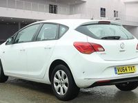 Used Vauxhall Astra Design Edition 136 HP (100 kW) 2014 White Hatchback