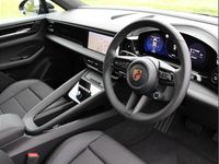 Begagnad Porsche Macan 300 kW (408 HK) 2025 Svart SUV