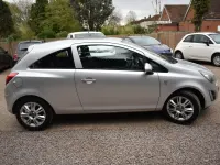 Second-hand Vauxhall Corsa 75 CP (55 kW) 2013 Argintiu Hatchback