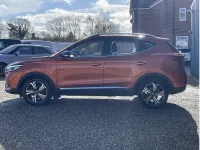 Usado MG ZS Excite 106 CV (77 kW) 2023 Naranja SUV
