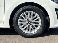 Used Kia Rio 101 HP (74 kW) 2023 White Hatchback