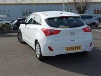 Used Hyundai i30 100 HP (73 kW) 2016 White Hatchback