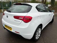 Used Alfa Romeo Giulietta 120 HP (88 kW) 2016 White Hatchback