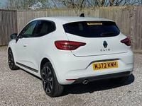 Used Renault Clio V Techno 90 HP (66 kW) 2022 White Hatchback