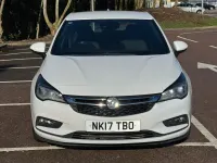 Used Vauxhall Astra SRi 150 HP (110 kW) 2017 White Hatchback