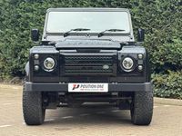 Usado Land Rover Defender 122 HP (89 kW) 2009 Preto Carrinha