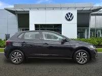 Używany VW Polo Life 95 KM (69 kW) 2024 Czarny Hatchback