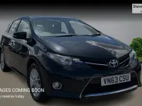 Used Toyota Auris 132 HP (97 kW) 2013 Black Hatchback