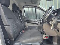 Used Ford Transit Custom Limited 130 HP (95 kW) 2019 White Van