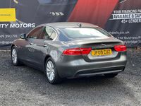 Begagnad Jaguar XE SE 163 HK (119 kW) 2016 Grå Sedan