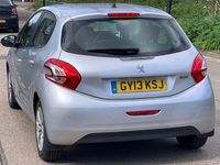 Używany Peugeot 208 Access 82 KM (60 kW) 2013 Srebrny Hatchback