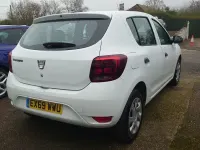 Używany Dacia Sandero Essentiel 90 KM (66 kW) 2019 Biały Hatchback