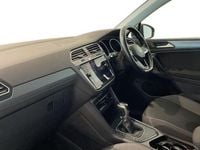 Begagnad VW Tiguan Active 150 HK (110 kW) 2022 Grå SUV