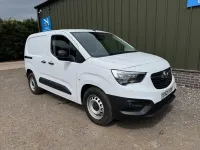 Used Vauxhall Combo 100 kW (136 HP) 2025 White MPV
