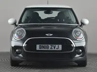 Begagnad Mini Cooper 136 HK (100 kW) 2018 Svart Halvkombi