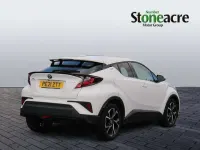 Używany Toyota C-HR Design 122 KM (89 kW) 2021 Biały SUV
