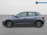 Begagnad VW Polo Life 2024 Grå Halvkombi