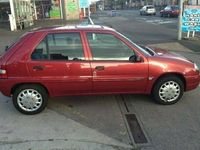 Begagnad Citroën Saxo 2001 Halvkombi