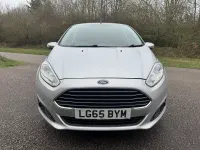 Begagnad Ford Fiesta Zetec 2015 Silver Halvkombi