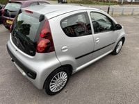 Used Peugeot 107 Active 68 HP (50 kW) 2013 Silver Hatchback