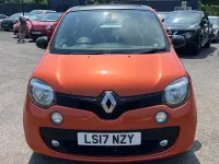 Used Renault Twingo Dynamique 70 HP (51 kW) 2017 Orange Hatchback