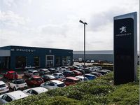 Used Peugeot e-2008 Active Premium 100 kW (136 HP) 2022 Orange SUV