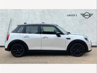 Usado Mini Cooper Classic 136 HP (100 kW) 2023 Branco Citadino