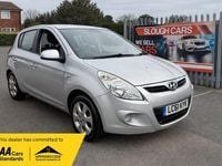 Used Hyundai i20 Comfort 77 HP (56 kW) 2011 Silver Hatchback
