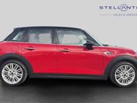 Used Mini Cooper Hatch 134 HP (98 kW) 2018 Red Hatchback