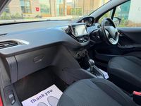Begagnad Peugeot 208 Allure 2016 Röd Halvkombi