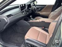 Used Lexus ES300H 218 HP (160 kW) 2023 Green Sedan