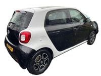 Used Smart ForFour Premium 90 HP (66 kW) 2017 White Hatchback