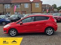 Used Ford Fiesta Zetec 100 HP (73 kW) 2015 Red Hatchback