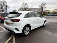 Used Kia Ceed 2019 White Hatchback