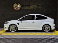 Używany Ford Focus RS 301 KM (221 kW) 2009 Biały Hatchback