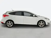 Used Ford Focus Zetec 125 HP (91 kW) 2017 White Hatchback